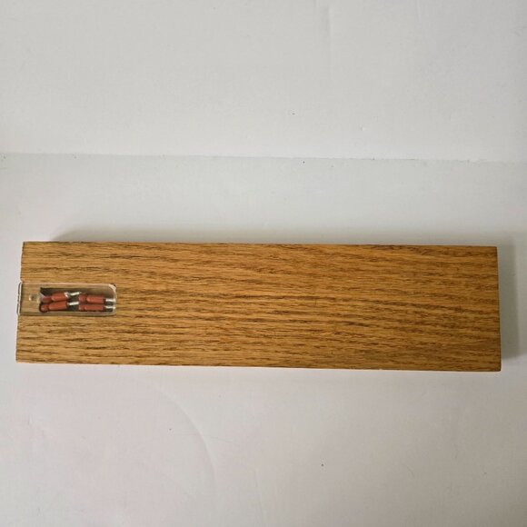 Handmade Oak Wooden Cribbage Board Game With 4 Red Pegs - Picture 11 of 16